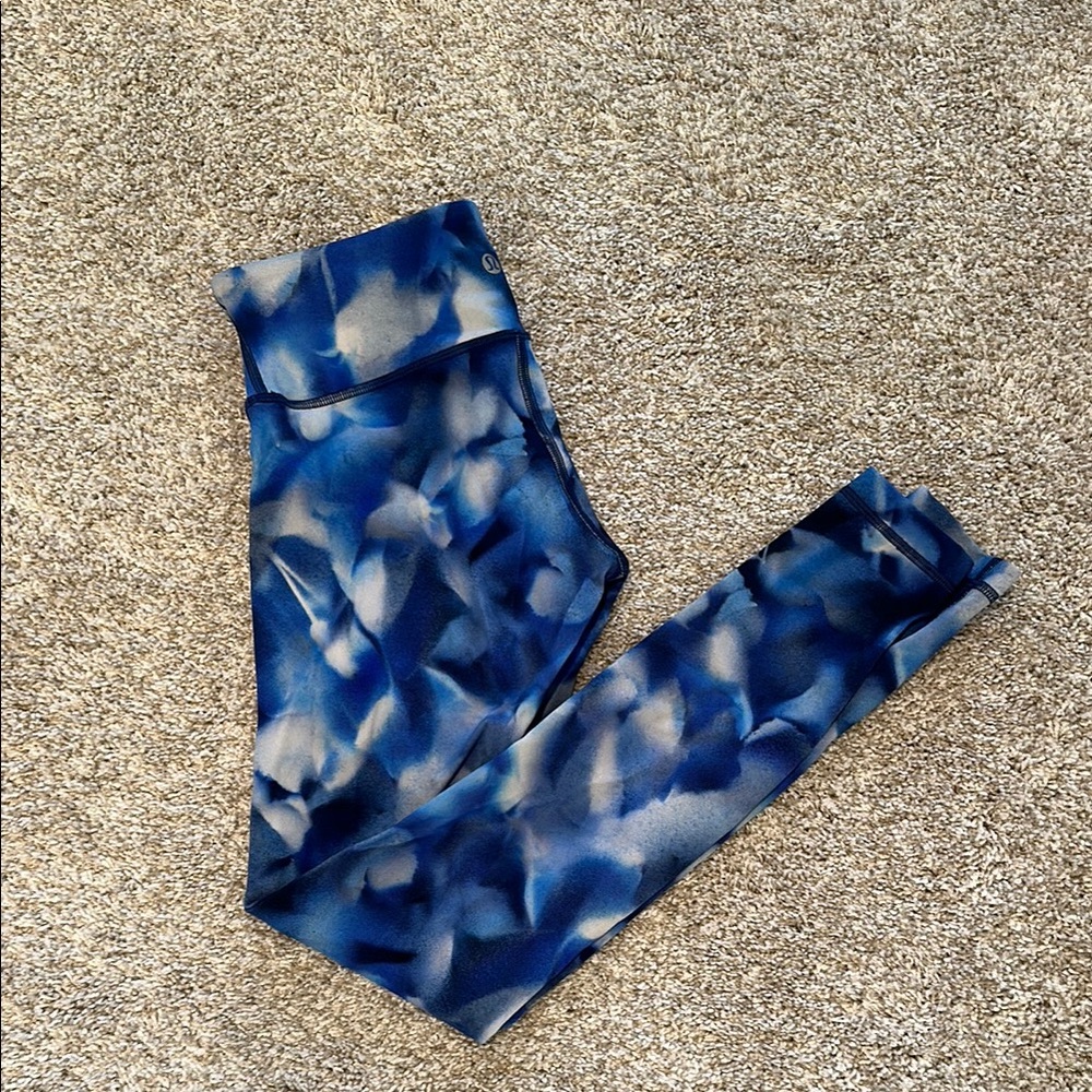 Lululemon Blue and white Patterned Legging